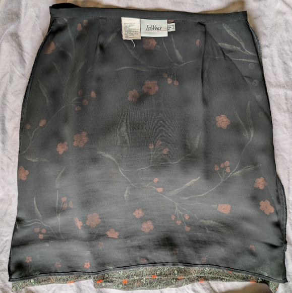 InWear skirt w/ poppy design Size UK 10/US 4-6. - Picture 9 of 10